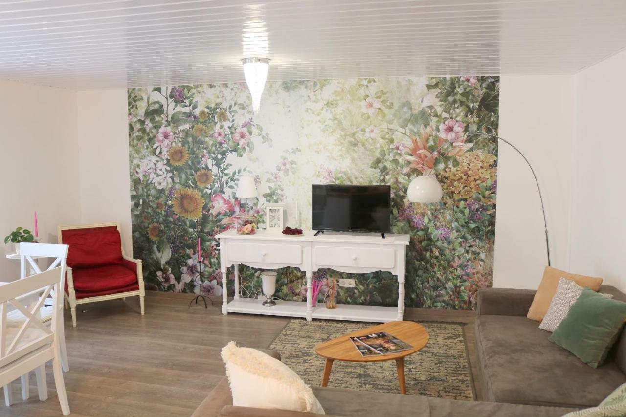 Soutterain - Wohnung Mit Senkgarten Weingarten  ภายนอก รูปภาพ