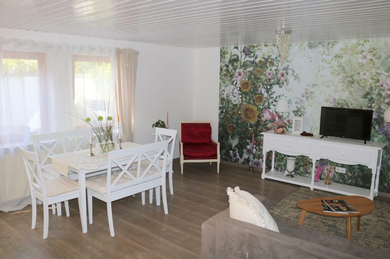 Soutterain - Wohnung Mit Senkgarten Weingarten  ภายนอก รูปภาพ